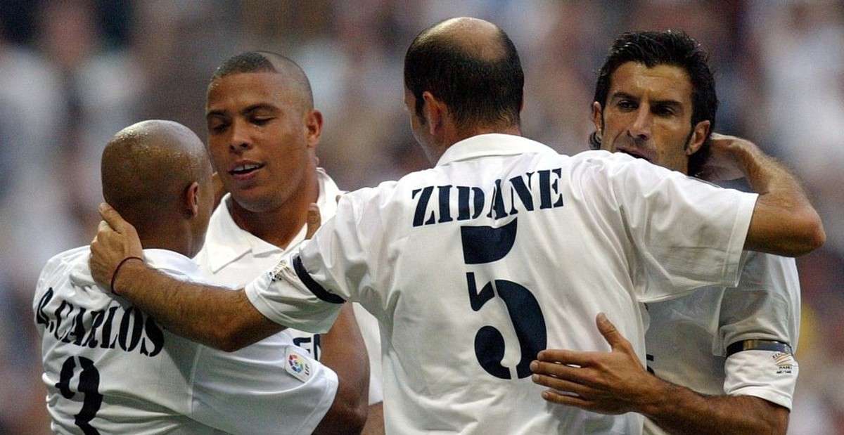 Ronaldo “béo”, Figo và đội hình siêu khủng từng khoác áo cả Barca và ...