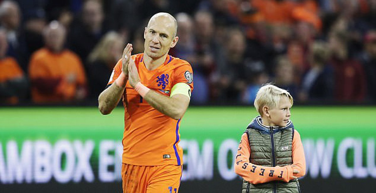 Robben lập cú đúp trong ngày giã từ sự nghiệp quốc tế
