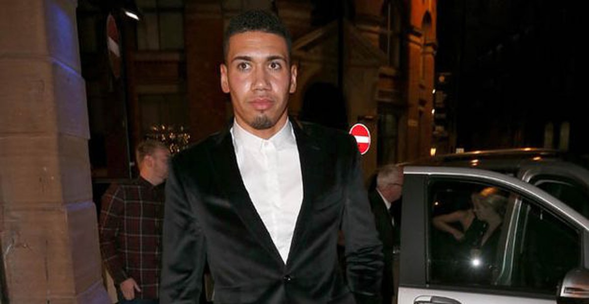 Arsenal lôi kéo Smalling