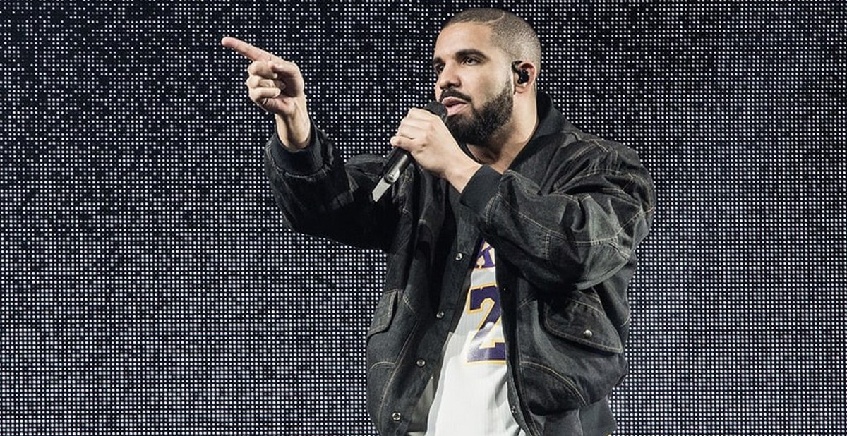 Drake chính thức lập kỷ lục với 10 tuần thống trị Hot 100