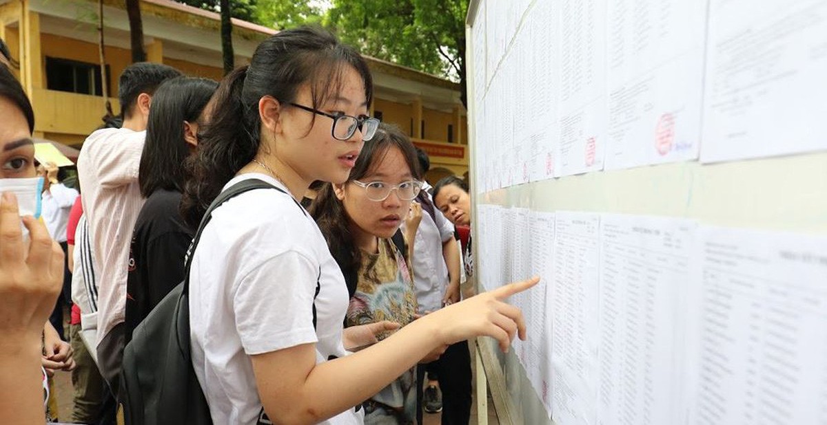 Tuyển sinh lớp 10 ở Hà Nội: Thí sinh, phụ huynh cân nhắc chọn trường