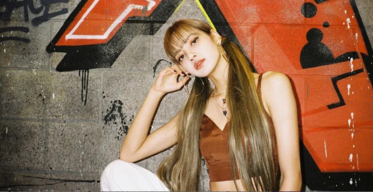 Netizen chọn 6 màn trình diễn vũ đạo để đời của Lisa