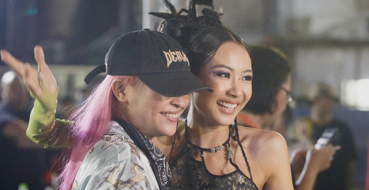 Kimmese bất ngờ đến thăm Suboi tại hậu trường đêm nhạc, cùng nhau 