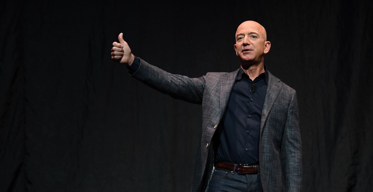 Tỷ phú Jeff Bezos chính thức thông báo từ chức CEO Amazon