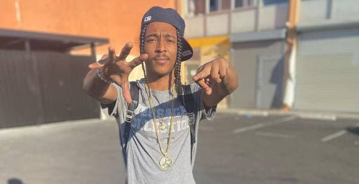Thông tin ít ỏi về nam rapper bị sát hại ngay trên sóng livestream
