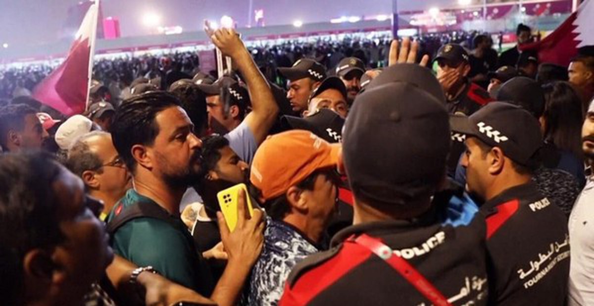 Hàng ngàn người xô đẩy tại fanzone World Cup, suýt xảy ra thảm họa giẫm đạp