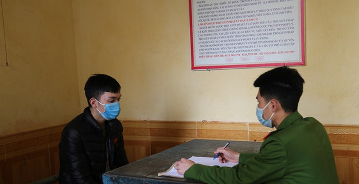 Hàng xóm ăn trộm trăm triệu trong két sắt