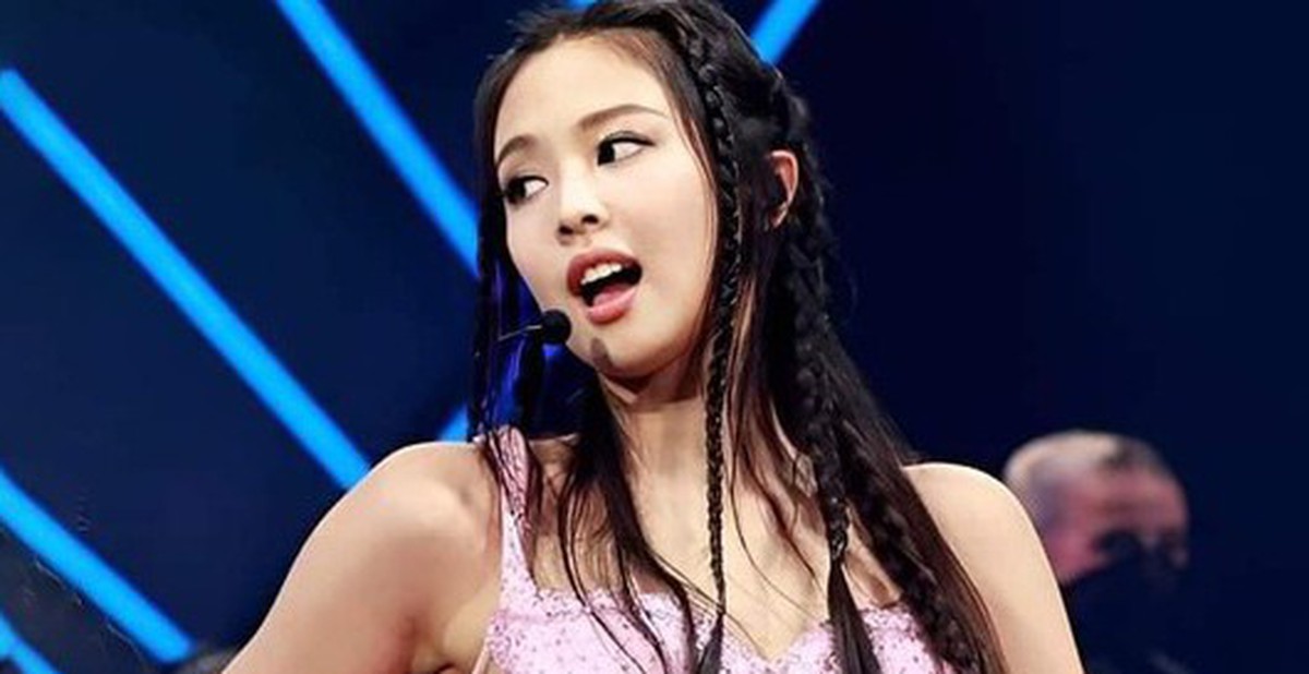 Jennie (BLACKPINK) mặc đồ hở bạo tại Coachella hút 130 triệu lượt xem