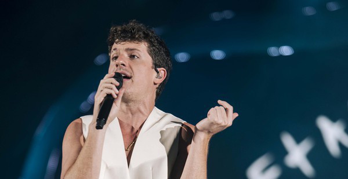 Clip HOT nhất mấy ngày qua: Charlie Puth thành công->