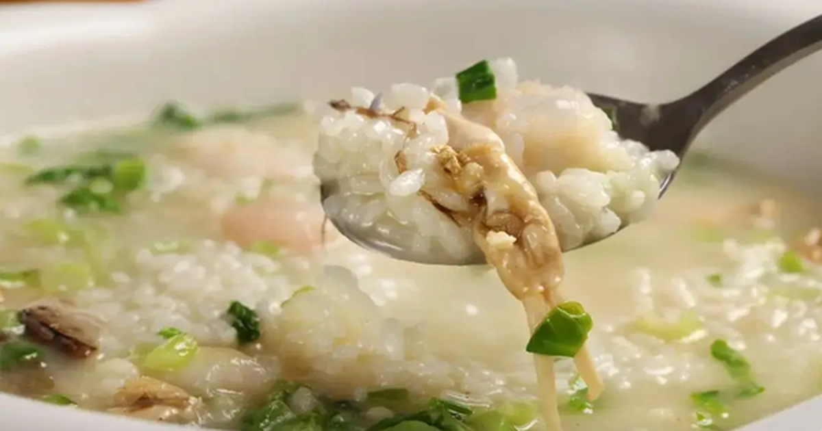 Vì sao không nên thường xuyên ăn cơm chan canh?