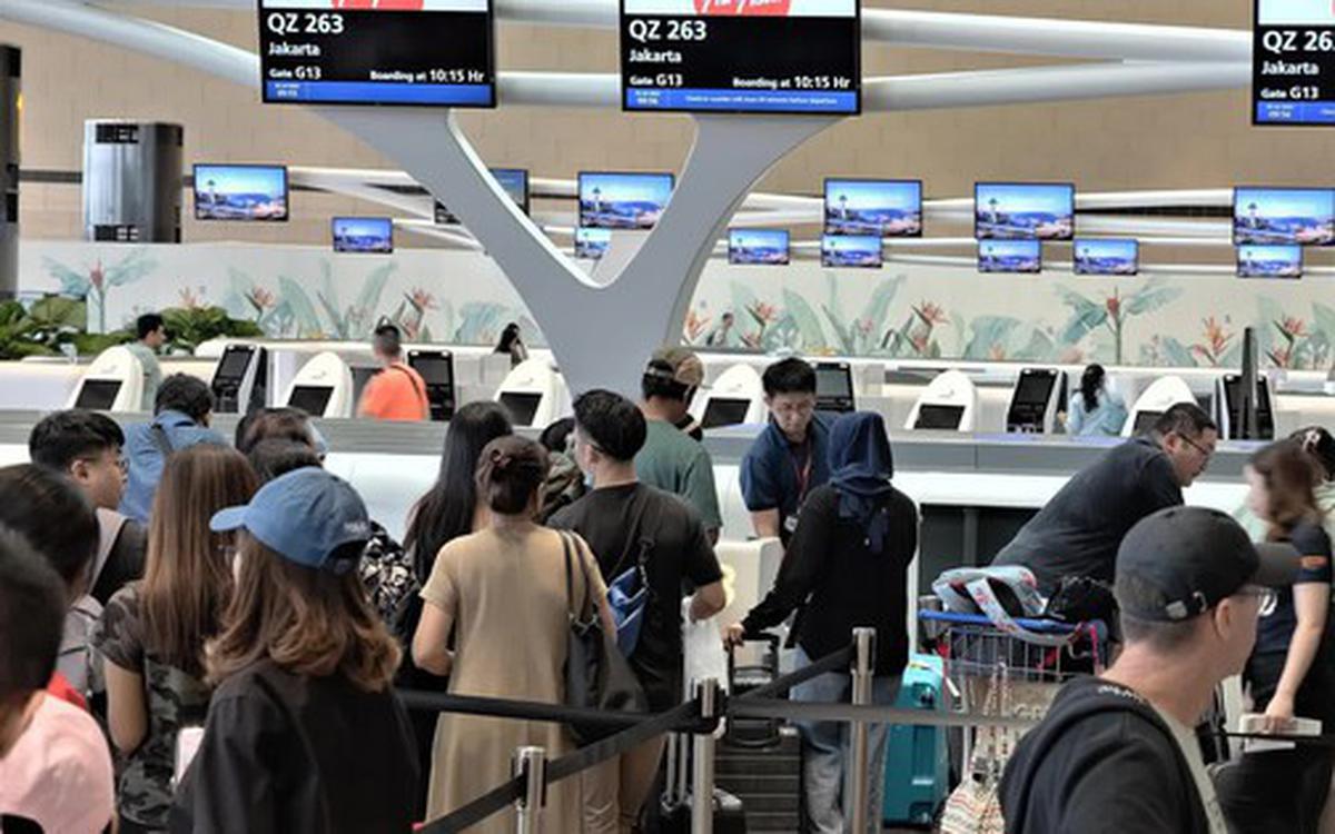 Tại sao quầy làm thủ tục check-in lại đóng cửa 40 phút trước chuyến bay?