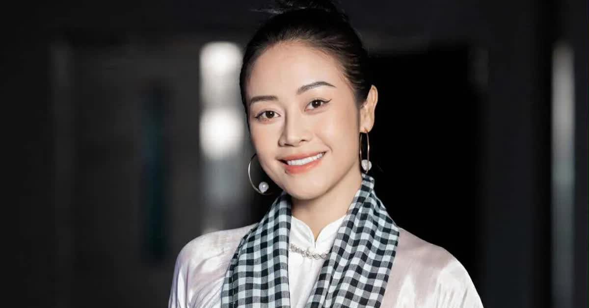 MC Phí Linh làm 