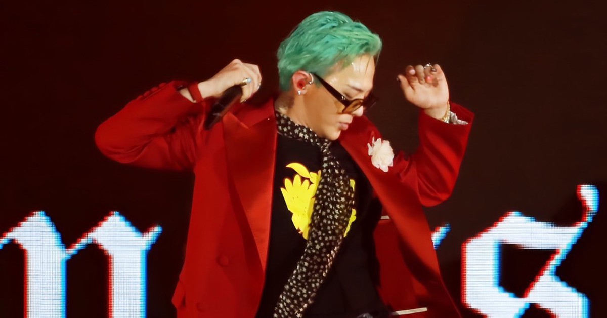 Đám đông im lặng trước sân khấu của G-Dragon?