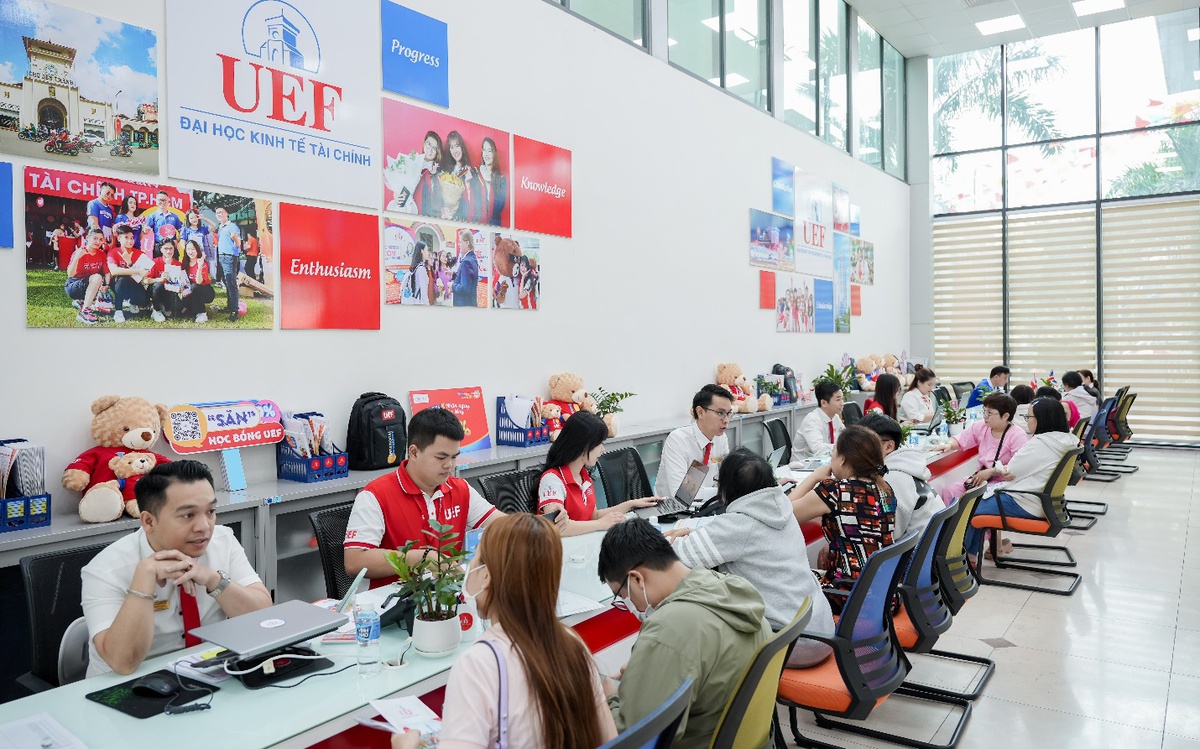 UEF giữ học phí ổn định toàn khóa, nhiều thí sinh đăng ký xét học bạ ...