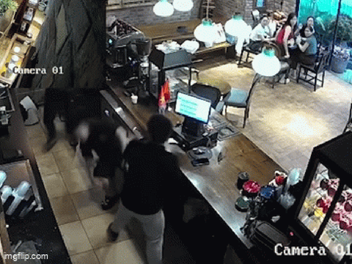 Bị khách đấm vì nhắc hút thuốc trong quán: Nạn nhân hiện trong tình ...