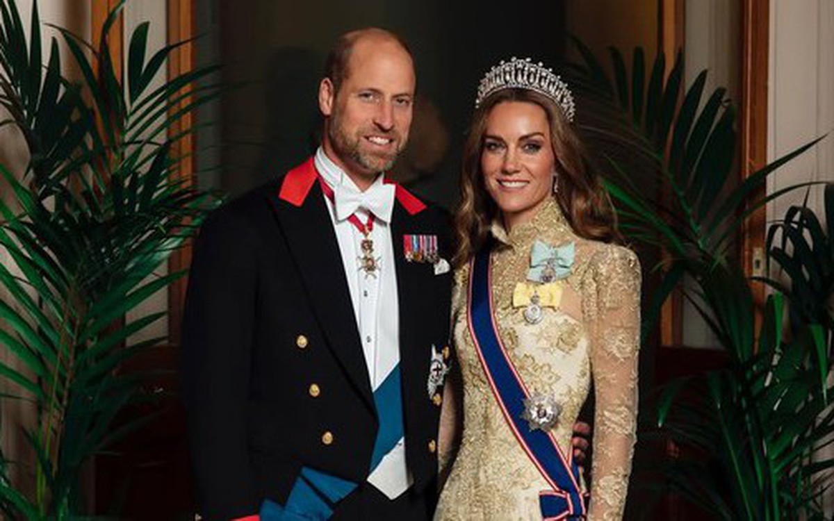 Đẳng cấp “nữ chính”: Kate Middleton lộng lẫy váy vàng, đội vương miện huyền  thoại tại quốc yến Windsor