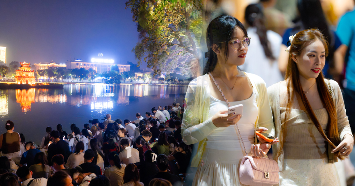20h ngày 10/10, quanh hồ Hoàn Kiếm không còn chỗ trống