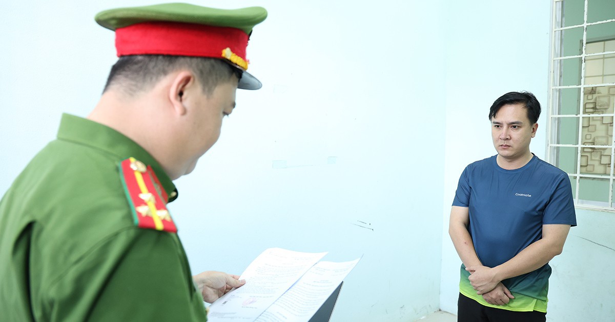 Bắt tạm giam Giám đốc phòng giao dịch ngân hàng SN 1991