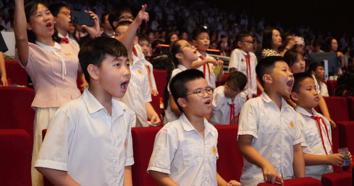 “Chắp cánh tuổi thơ” - Món quà nghệ thuật ý nghĩa dành tặng thiếu nhi Thủ đô dịp 10/10
