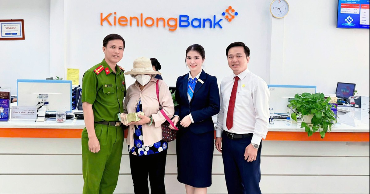 Kiểm tra giao dịch chuyển khoản 200 triệu của khách hàng 73 tuổi, nhân viên ngân hàng Nguyễn Thị Diểm Thúy lập tức hỗ trợ thu hồi số tiền