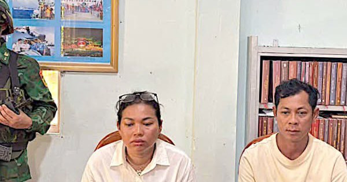Giấu hơn 10 kg vàng trong túi nilon đen mang vào Việt Nam bán, đôi vợ chồng bị bắt