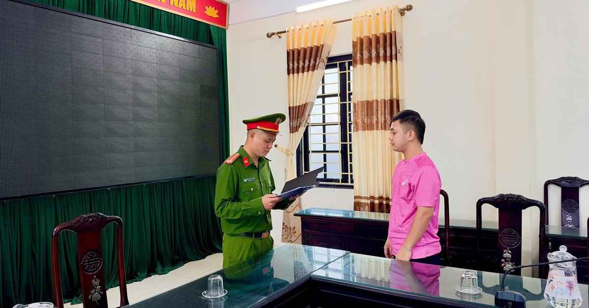 Công an kiểm tra cửa hàng thời trang, khởi tố ông chủ Lê Tuấn Đức SN 1999