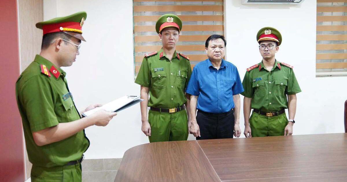 Bắt giam Bí thư, Chủ tịch xã lập khống 26 phương án, khai thác đất trái phép