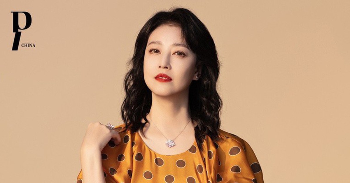 Kenh14の記事に掲載された女優・周海媚のポートレート