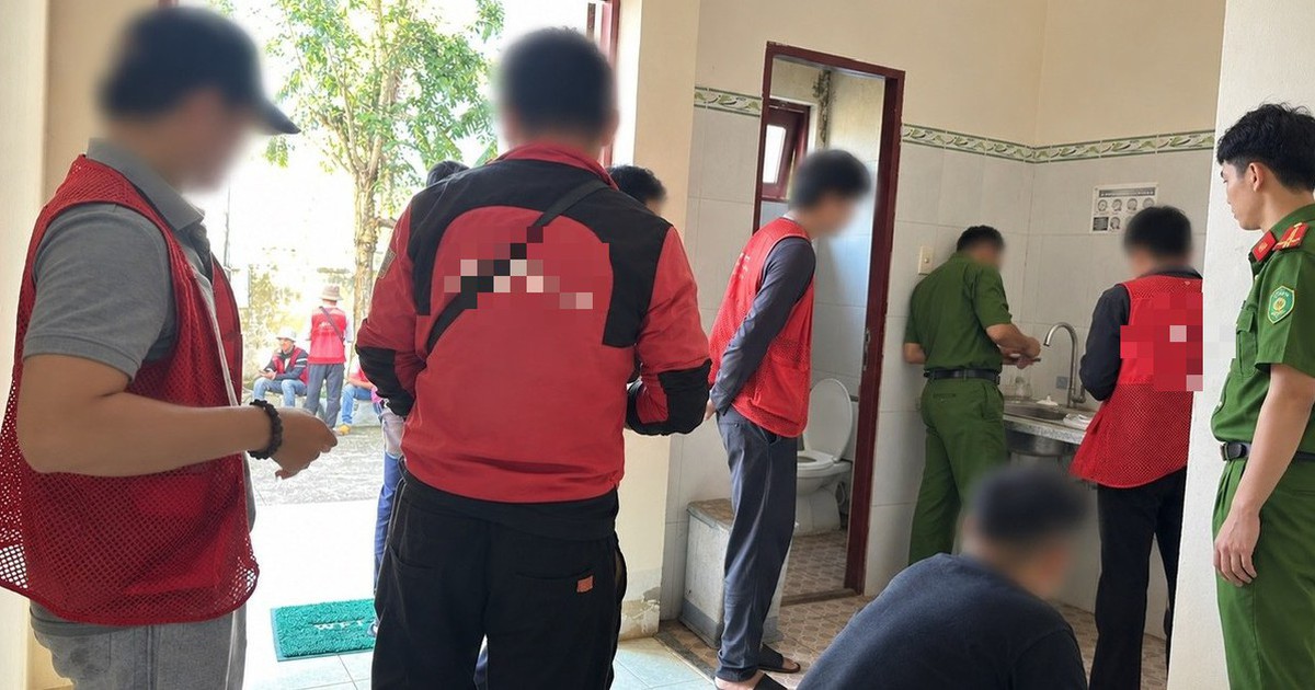 Công an bất ngờ kiểm tra 42 shipper