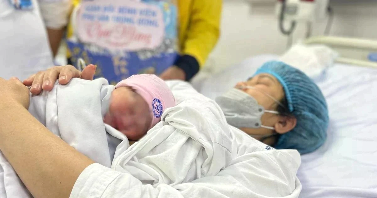 Hà Nội đề xuất hỗ trợ 1 triệu đồng cho cặp đôi kết hôn, 4 triệu đồng cho phụ nữ sinh 2 con trước 35 tuổi