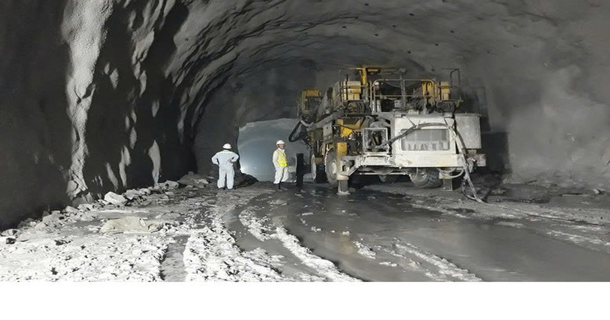 Khối đá lớn đổ sập, tuyến hầm dài nhất ASEAN bị lấp toàn bộ, sau đó hơn 1.000 người Việt Nam hò reo vì tạo kỳ tích lớn