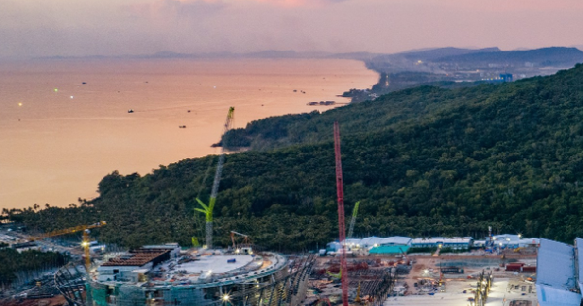 Việt Nam đang làm siêu công trình rộng hơn 150.000m² trên đảo Ngọc, hệ mái thép 12.000 tấn vượt nhịp 81m không cần cột giữa
