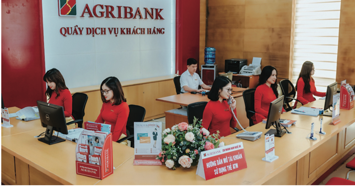 Khách yêu cầu trích 100 triệu từ sổ tiết kiệm để chuyển khoản cho "James": Nhân viên Agribank liền liên hệ công an