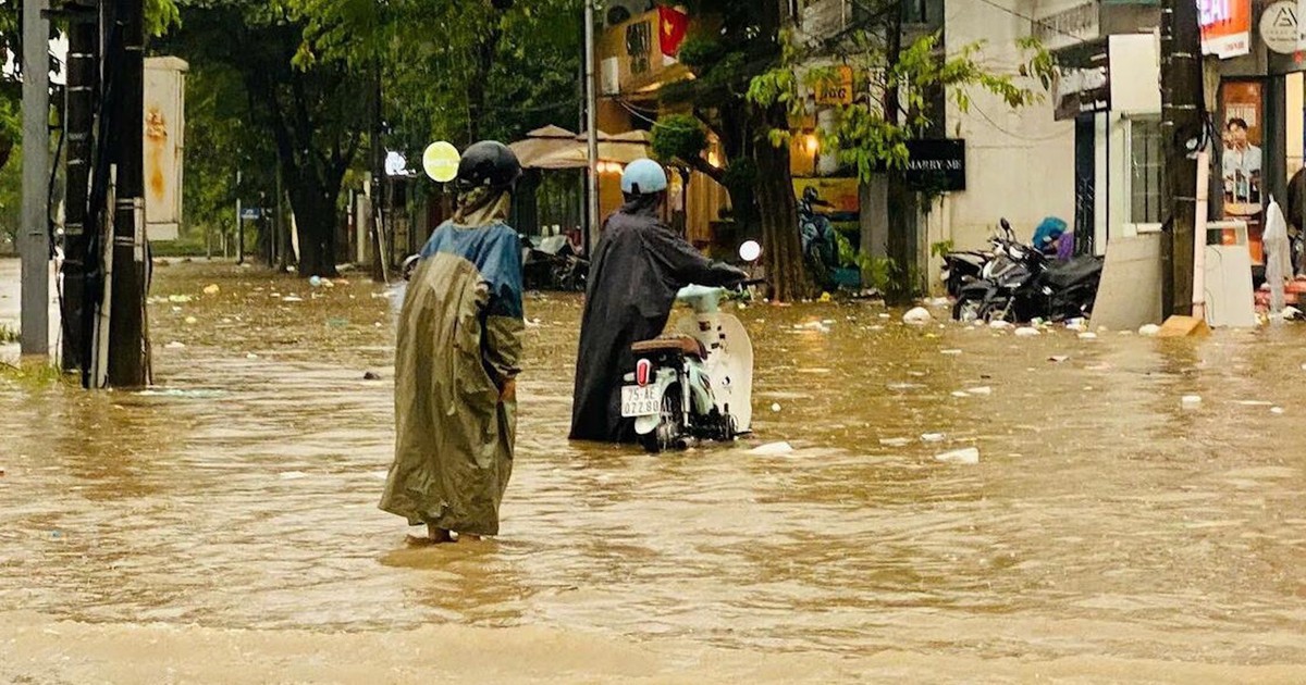 Huế dự báo mưa có nơi trên 400mm, hai hồ thủy điện nhận lệnh điều tiết nước