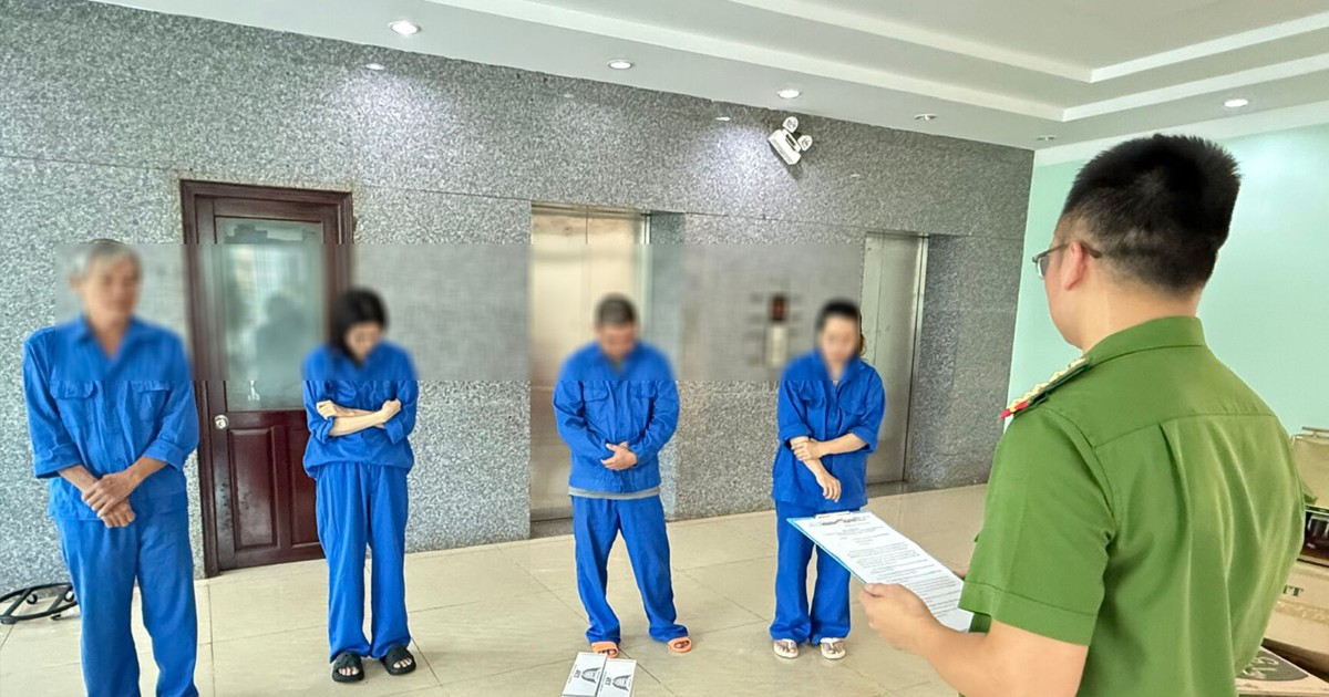 Công an kiểm tra cửa hàng và kho: Khởi tố vợ chồng Đinh Thị Thu Hồng cùng con gái, con dâu