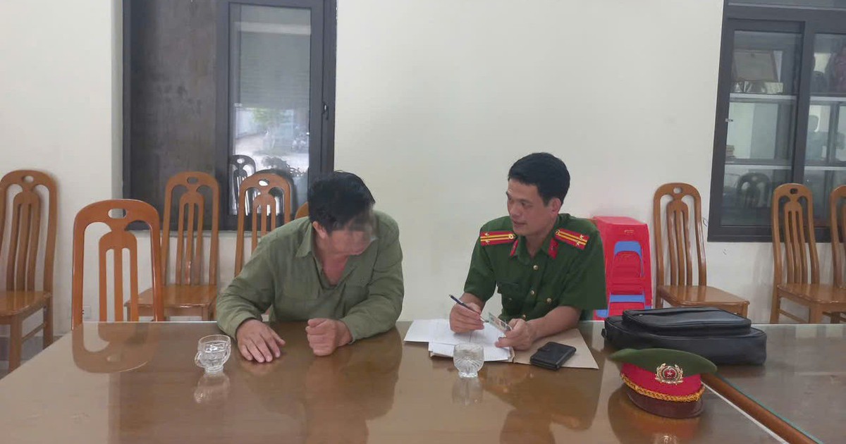 Nhận cuộc gọi yêu cầu chuyển khoản 45 triệu đồng và giữ bí mật với gia đình, người đàn ông SN 1969 lập tức đến công an