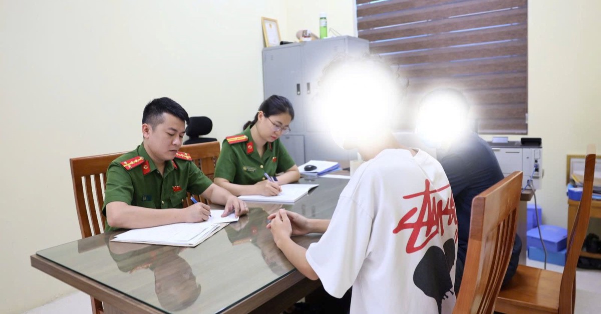 Công an yêu cầu người dân chủ động báo giao dịch chuyển khoản trong trường hợp sau