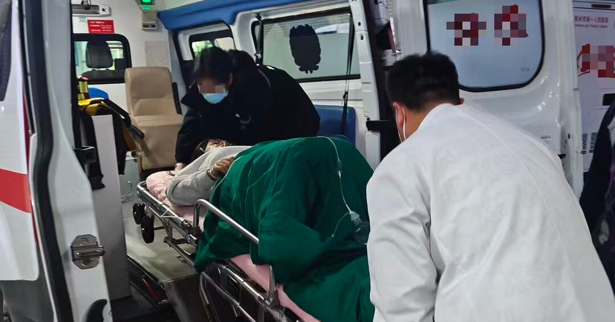 Đang khỏe mạnh bỗng qua đời vì nhồi máu não, nghe 2 việc người phụ nữ này  làm sau bữa ăn ai cũng hoảng vì… quen quá