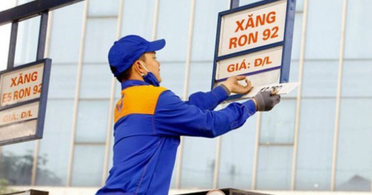 NÓNG: Giá xăng dầu đồng loạt giảm mạnh