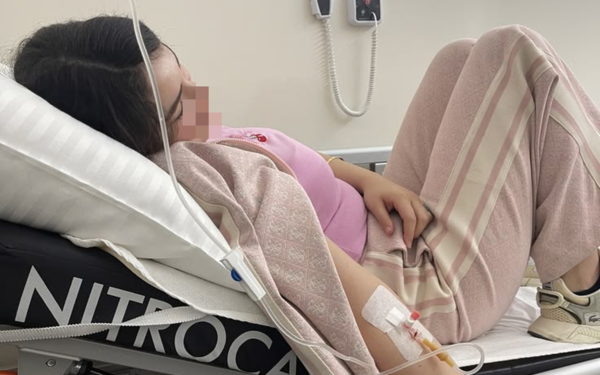 Nước tiểu màu đỏ và nôn ra chất lỏng màu đen, cô gái 25 tuổi bàng hoàng khi bác sĩ nói: Bệnh "ma cà rồng", không chữa được!