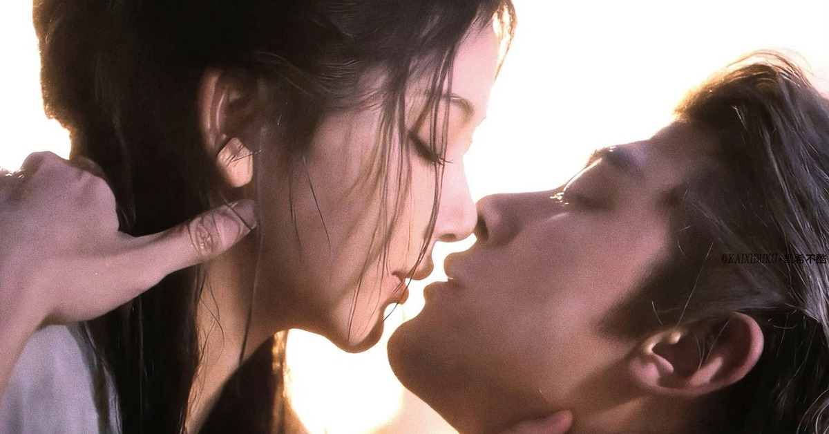 Gallery - Trục Ngọc gây bão MXH với cảnh 18+ cháy chưa từng thấy