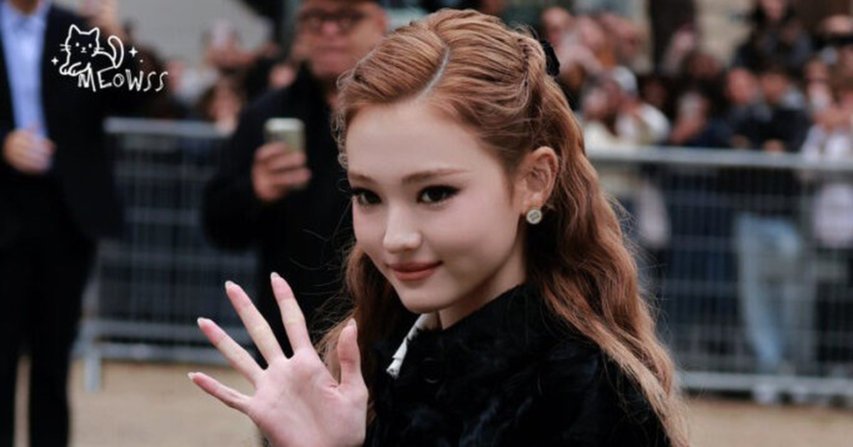 Gallery - Bé gái đẹp nhất thế giới: Nhan sắc ngày càng khác lạ, vừa lớn đã xóa sổ quá khứ