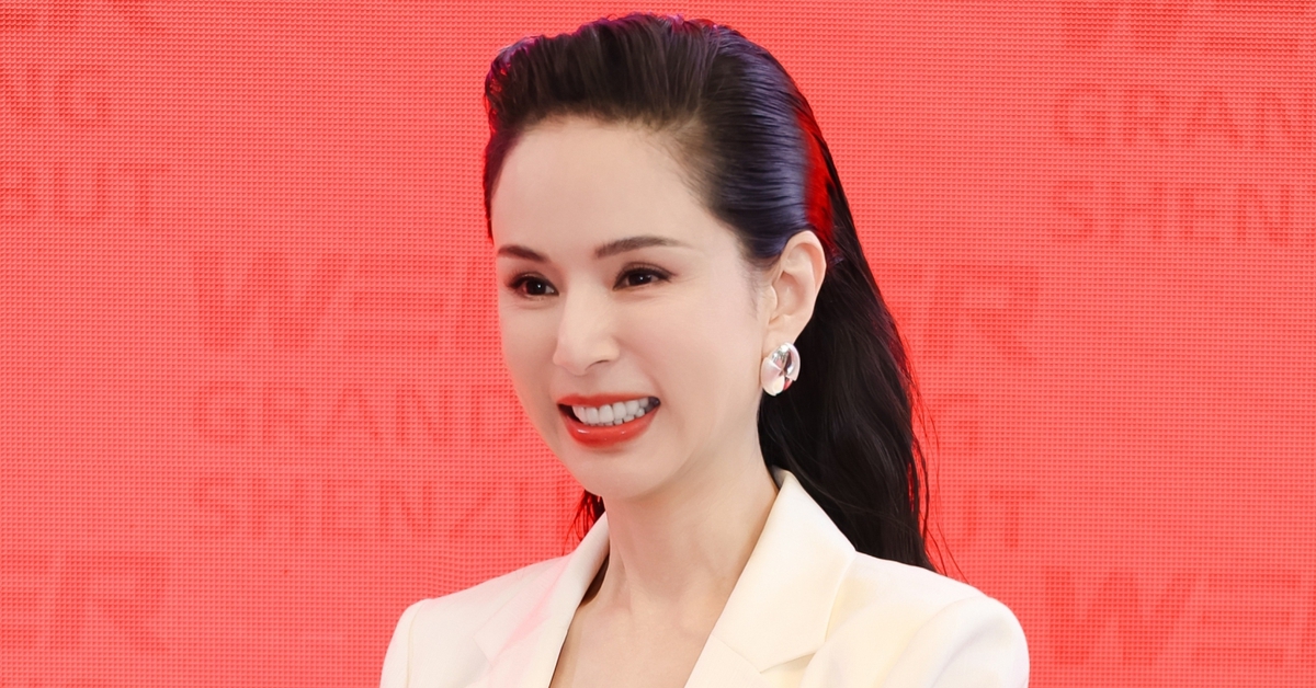 Gallery - Lý Nhược Đồng càng nhìn càng không thấy giống con người