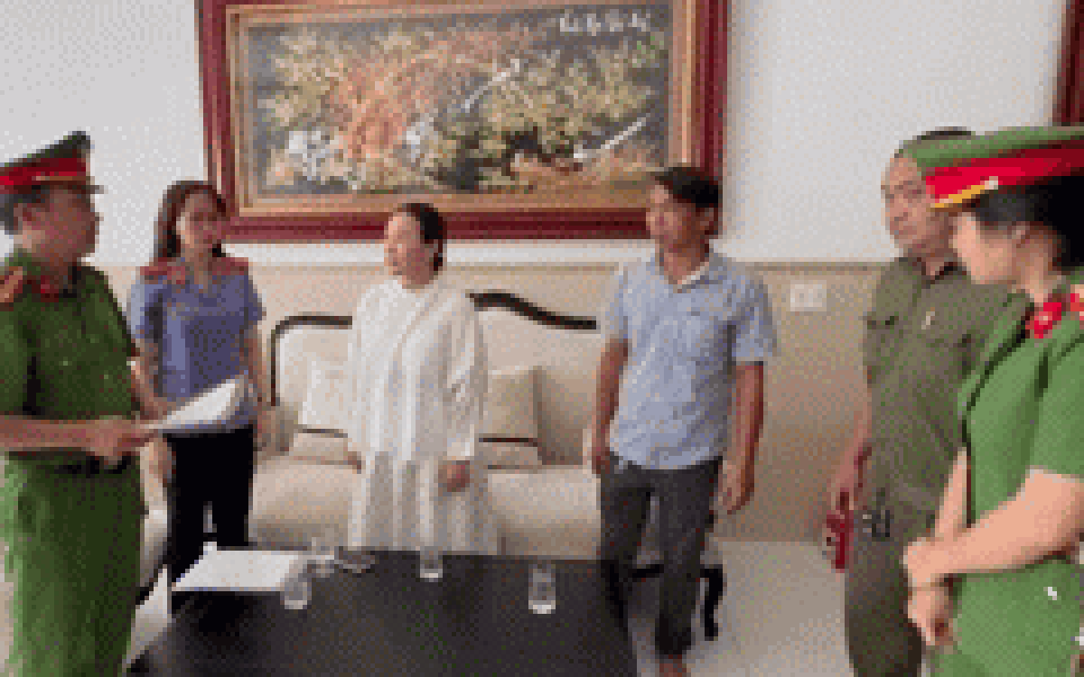 Thái độ của doanh nhân Nguyễn Ngọc Tiền khi nghe Công an TP.HCM đọc lệnh bắt gây chú ý