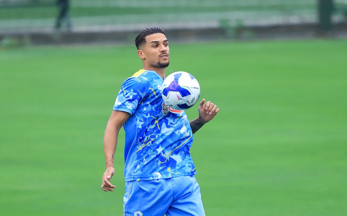 HLV Kim Sang Sik: Xuân Son, Hoàng Hên giúp tuyển Việt Nam có nhiều phương án tấn công