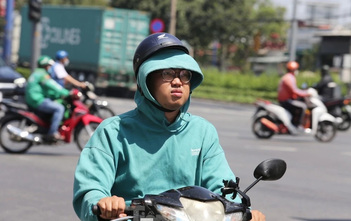 Nắng nóng gia tăng tại Nam Bộ, TPHCM có thể chạm 36 độ C