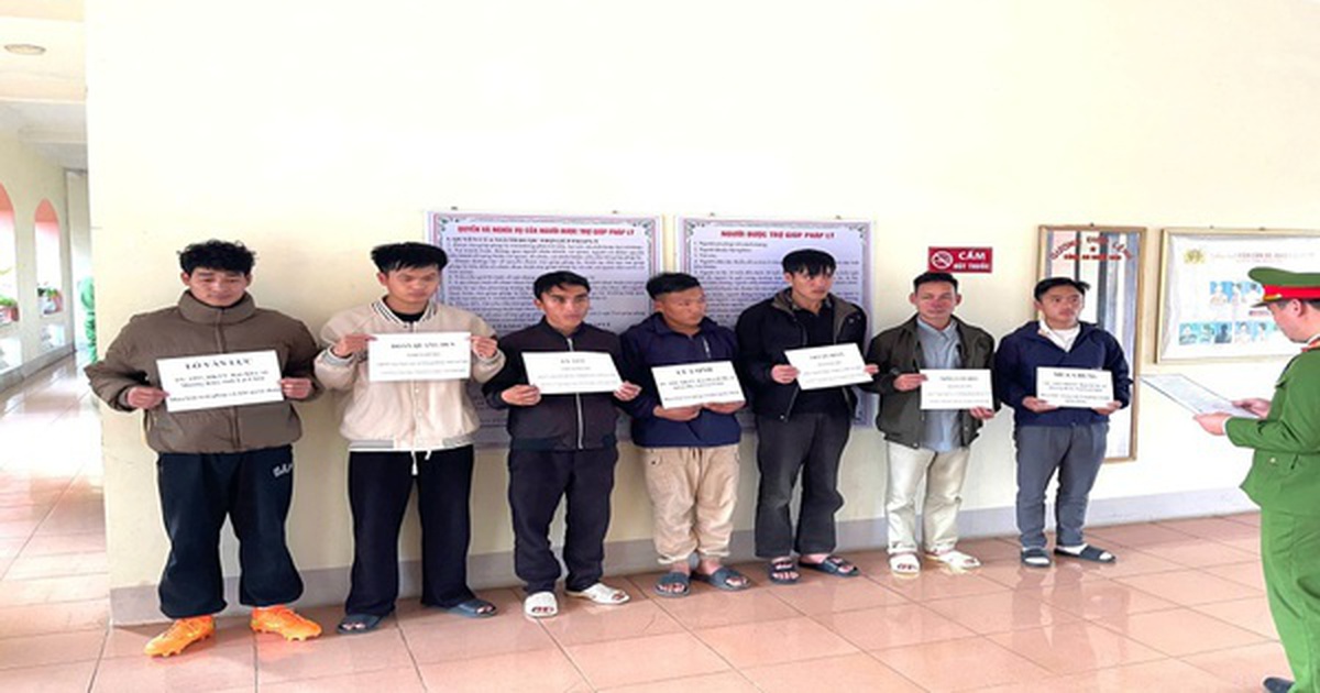 Giáo viên tiểu học tham gia đường dây mua bán 5 khẩu súng, 1.069 viên đạn