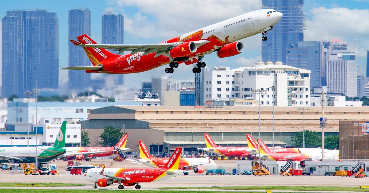 Hành khách bay Vietjet Air cần làm gì khi chuyến bay đồng loạt thay đổi lịch trình?