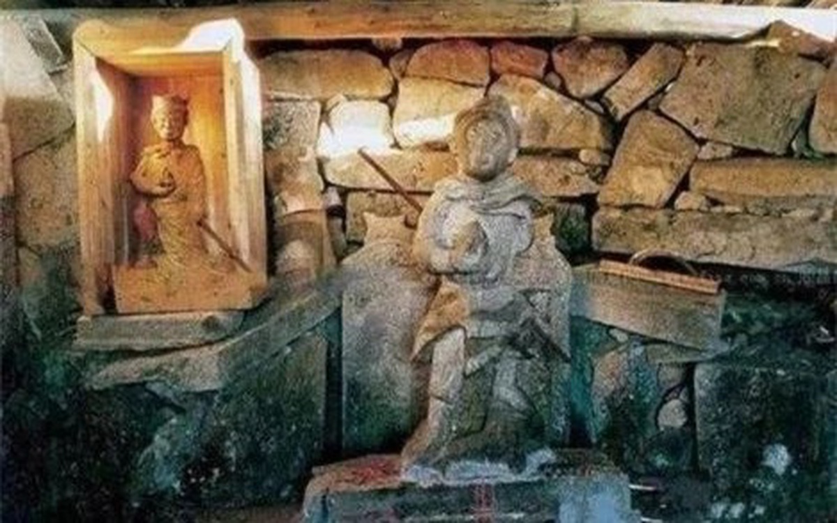 Mộ cổ 700 năm khắc tên 4 chữ “Tề Thiên Đại Thánh”: Bên dưới là ai?
