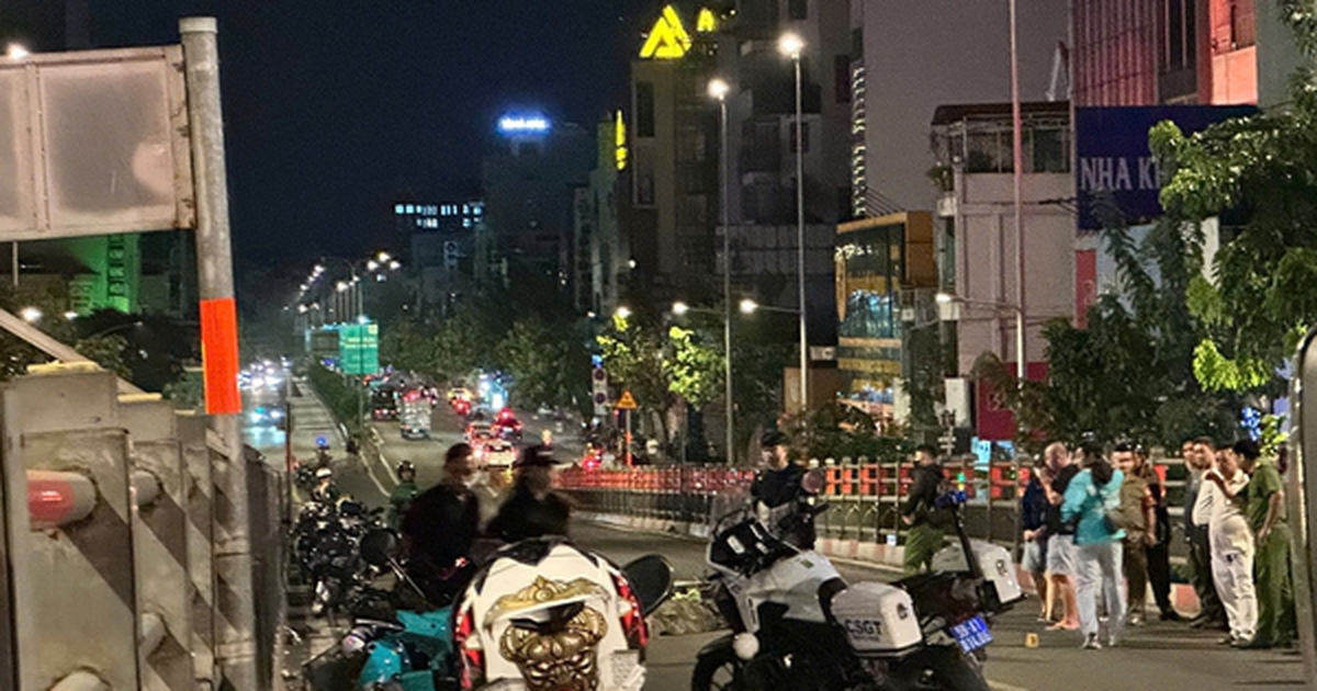 Tai nạn nghiêm trọng trên cầu vượt Hoàng Hoa Thám